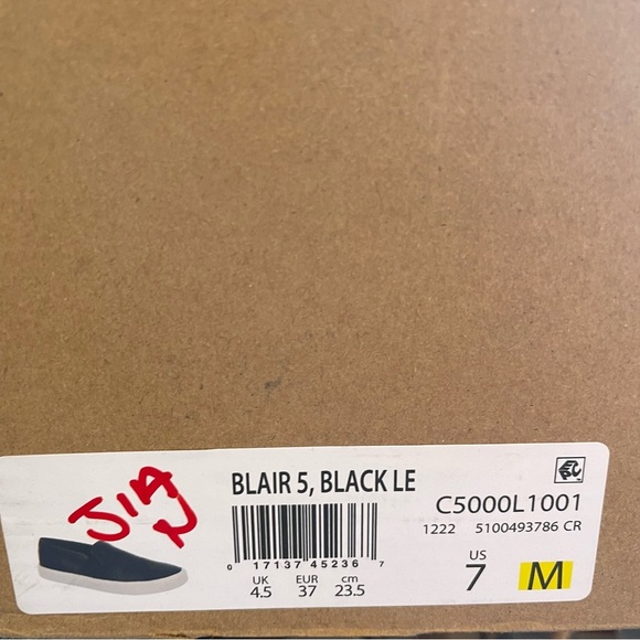 Vince Perforated Leather Blair Slip-On Sneakers NWT - Picture 14 of 16